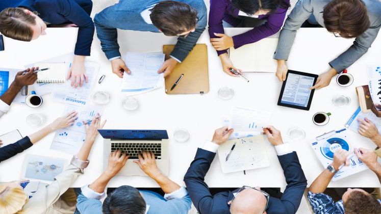 "Ciocnirea" generatiilor X, Y si Z la locul de munca: Cu ce se aseamana si cum se deosebesc