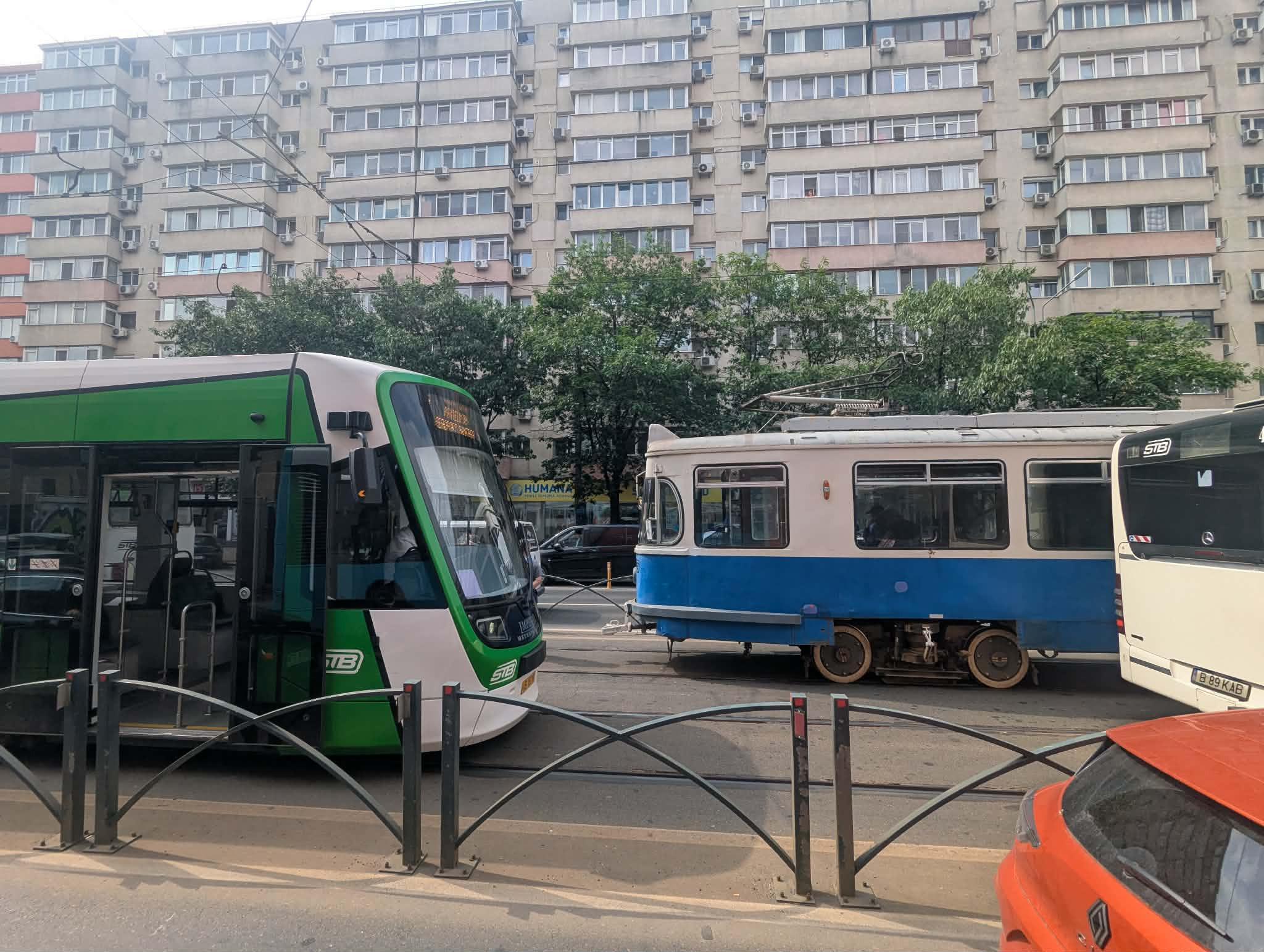 Mai multe tramvaie, blocate pe Șoseaua Ștefan cel Mare din București. Situația afectează și circulația autobuzelor