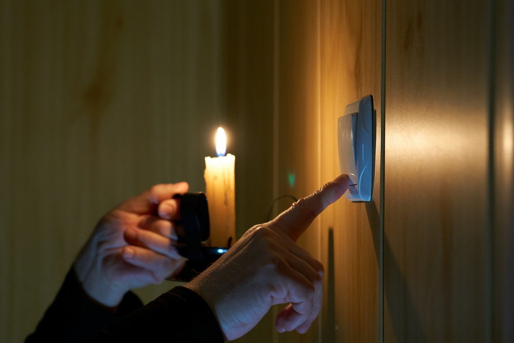 Expert în energie: Reducerea voluntară a consumului nu poate acoperi deficitul de electricitate. „Guvernul cere industriei să se sacrifice gratis”