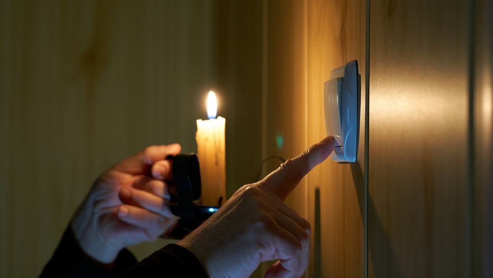 Expert în energie: Reducerea voluntară a consumului nu poate acoperi deficitul de electricitate. „Guvernul cere industriei să se sacrifice gratis”