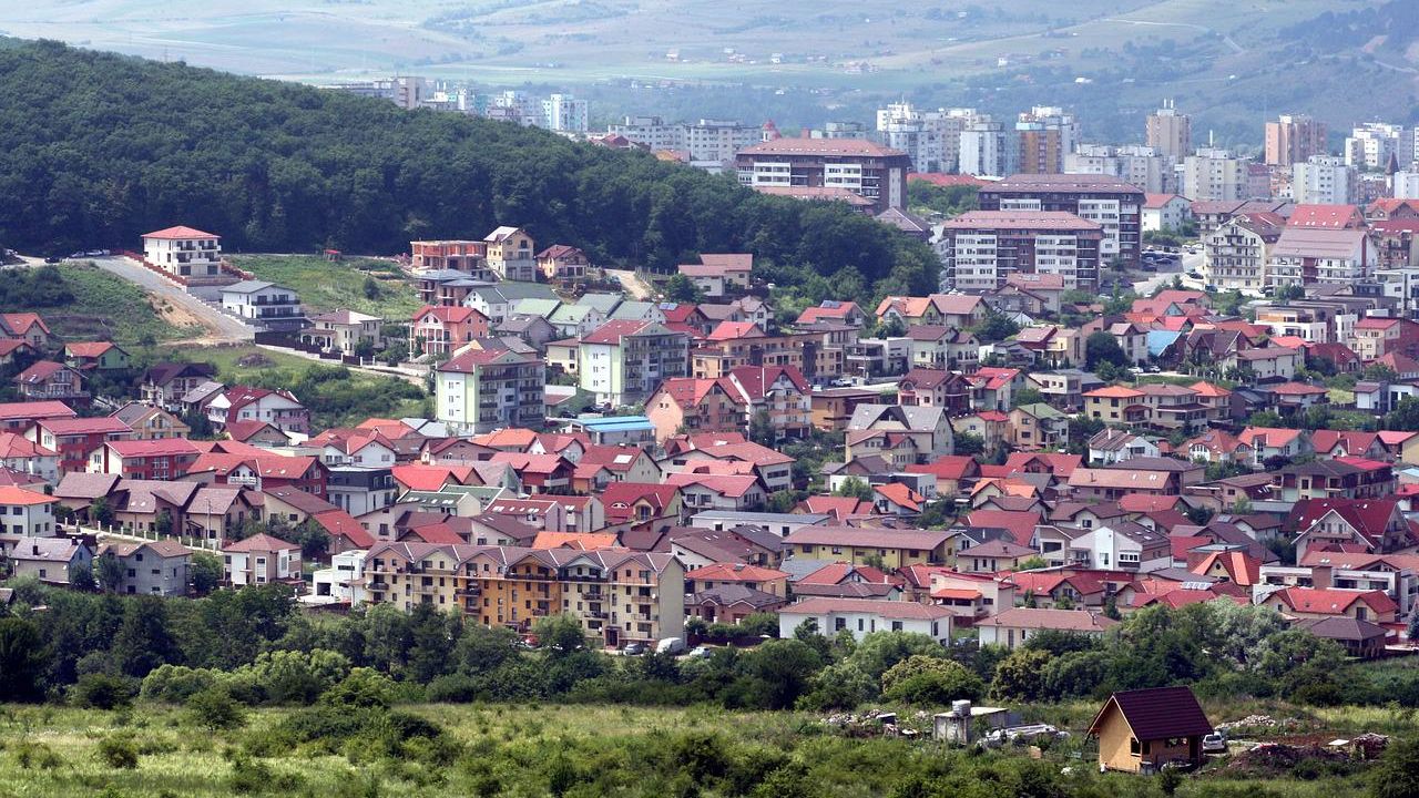 Un român muncește 12 ani și jumătate pentru un apartament nou în Cluj. Iași, cel mai accesibil dintre marile orașe