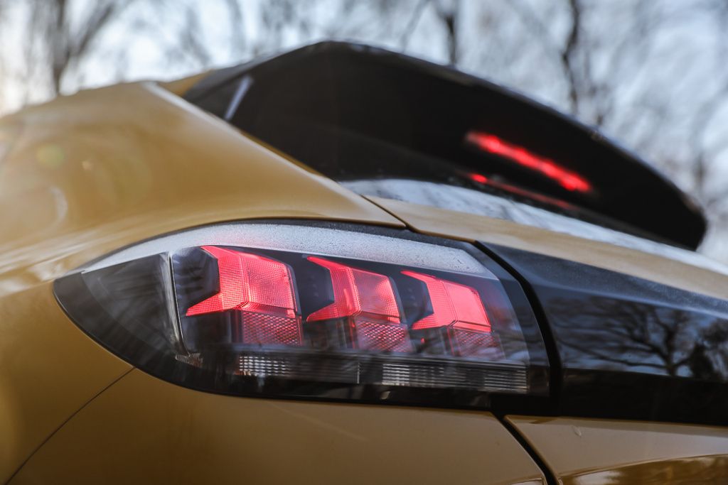 Peugeot 208 - Imagine 13