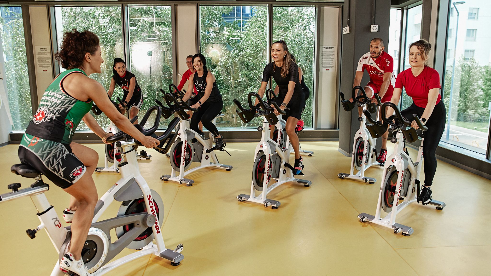 Crește performanța angajaților cu programe de fitness corporate