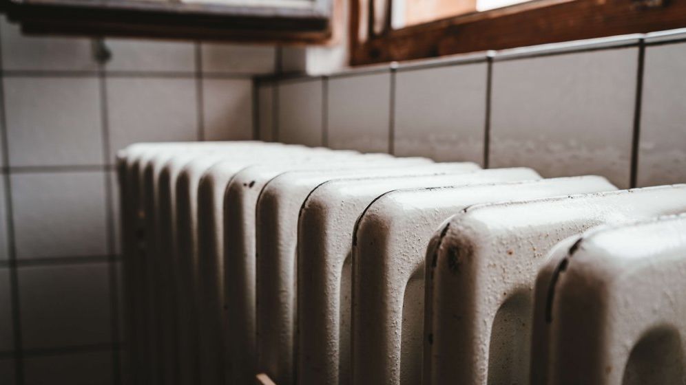 Studiu: Peste 50% dintre români se încălzesc cu o centrală termică de locuință