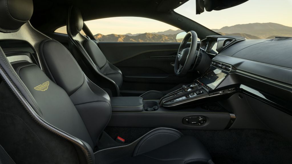 GALERIE FOTO | Aston Martin Vantage a primit un facelift - Imagine 11