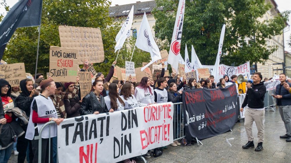 FOTO: Proteste ale studenților în mai multe orașe din țară, înainte de începerea anului universitar