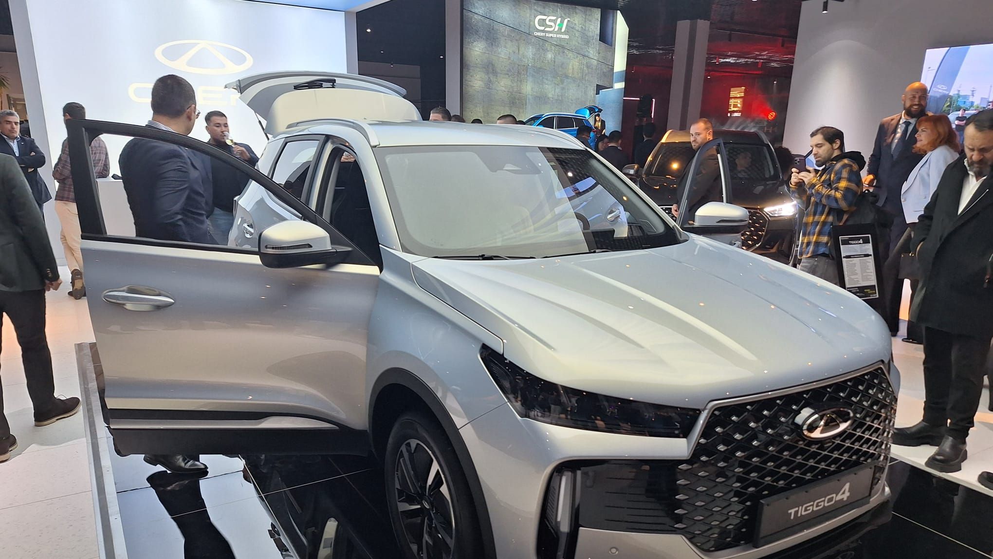 FOTO | Chery aduce în România Tiggo 4, un nou rival pentru Dacia Duster