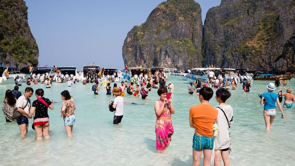 Turismul, o industrie care bate record dupa record. Cine castiga si cine pierde?