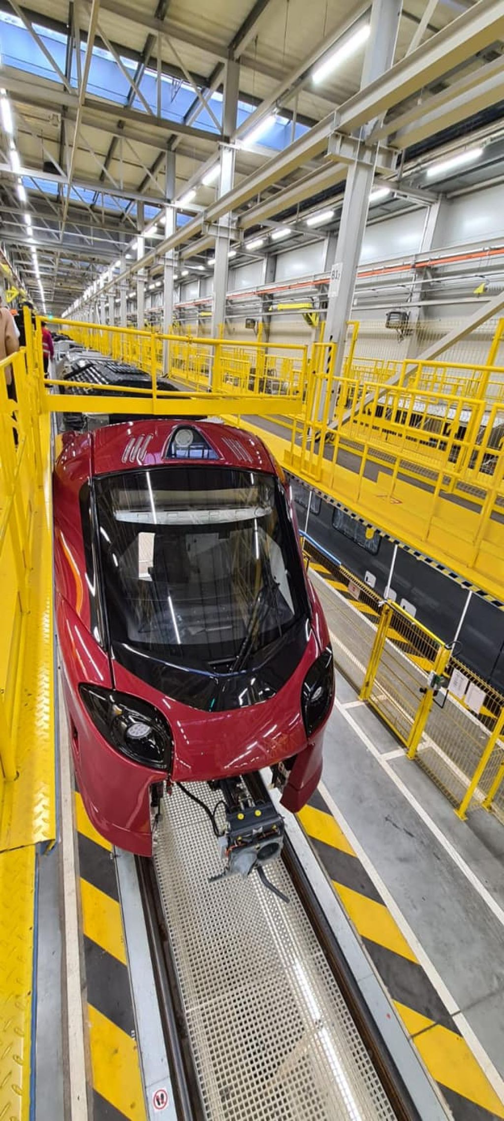 Rama electrică ALSTOM, primul tren nou cumpărat de România de 20 de ani încoace, a ajuns în ța - Imagine 6