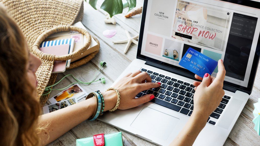 Croații de la Aircash lansează carduri Mastercard gratuite. Poți face cumpărături online fără să expui datele cardului bancar