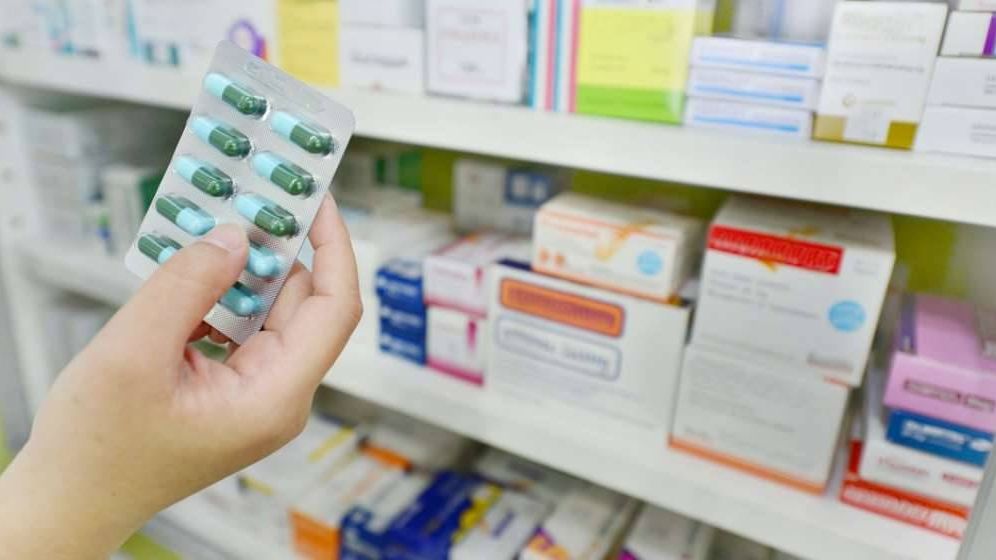 Ministerul Sănătăţii renunţă la ordonanţa care îngreuna accesul pacienţilor la tratamente