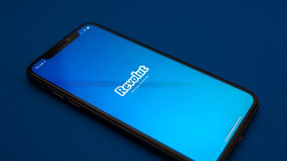 Revolut depaseste borna de 50.000 de utilizatori in Romania si o valoare a tranzactiilor de peste 25 de milioane de dolari
