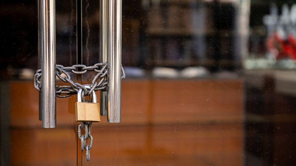 Peste 37.000 de firme au fost radiate în primele şapte luni din 2021