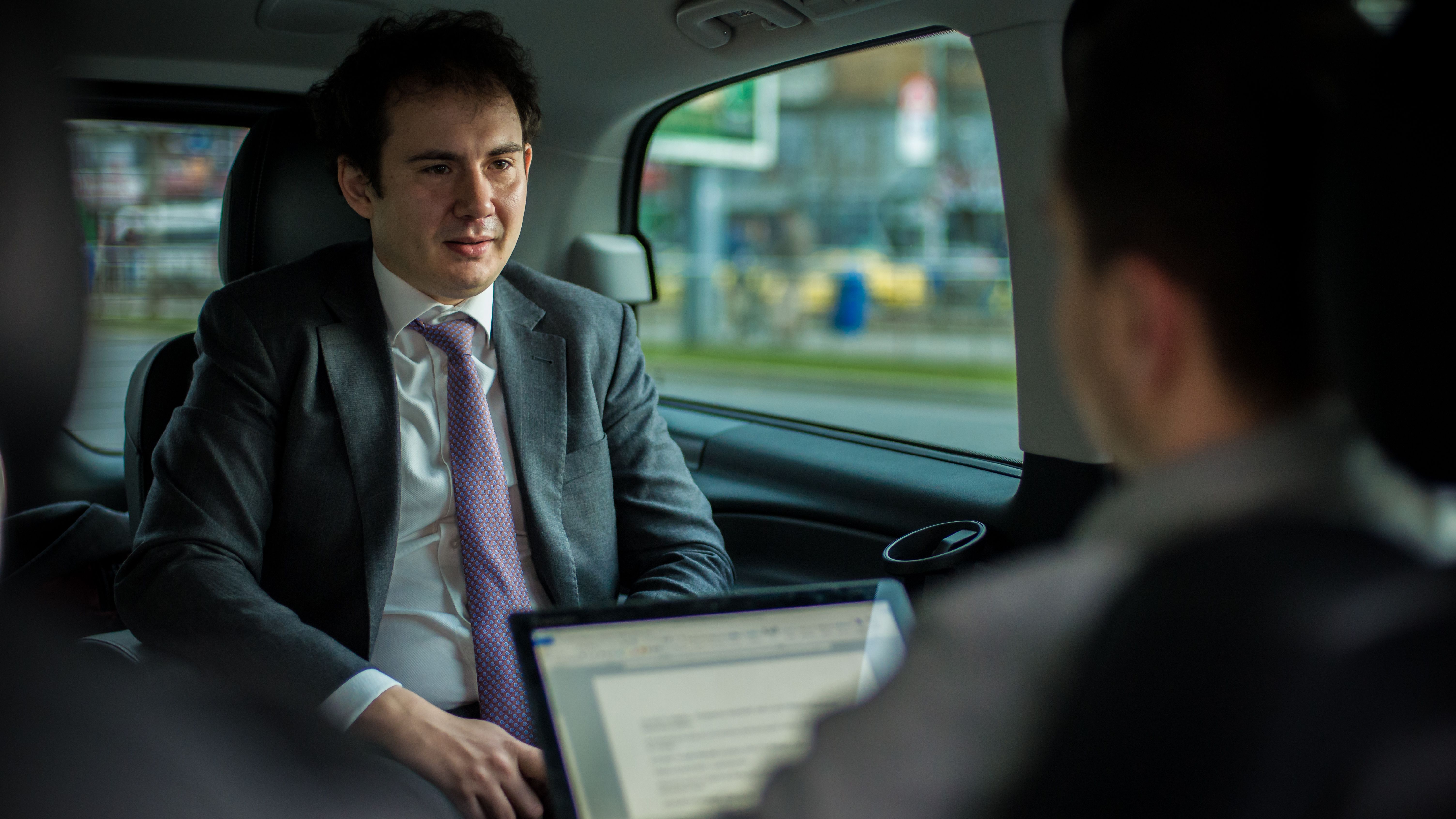 Interviu mobil cu Andrei Pogonaru: Astept sa vad primele proiecte de birouri fara parcare sau cu locuri limitate. Va fi ceva cu adevarat revolutionar!