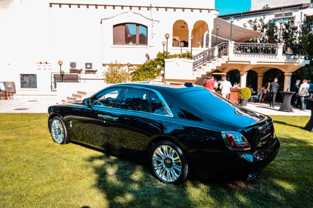 GALERIE FOTO | Rolls-Royce deschide un showroom în București - Imagine 25
