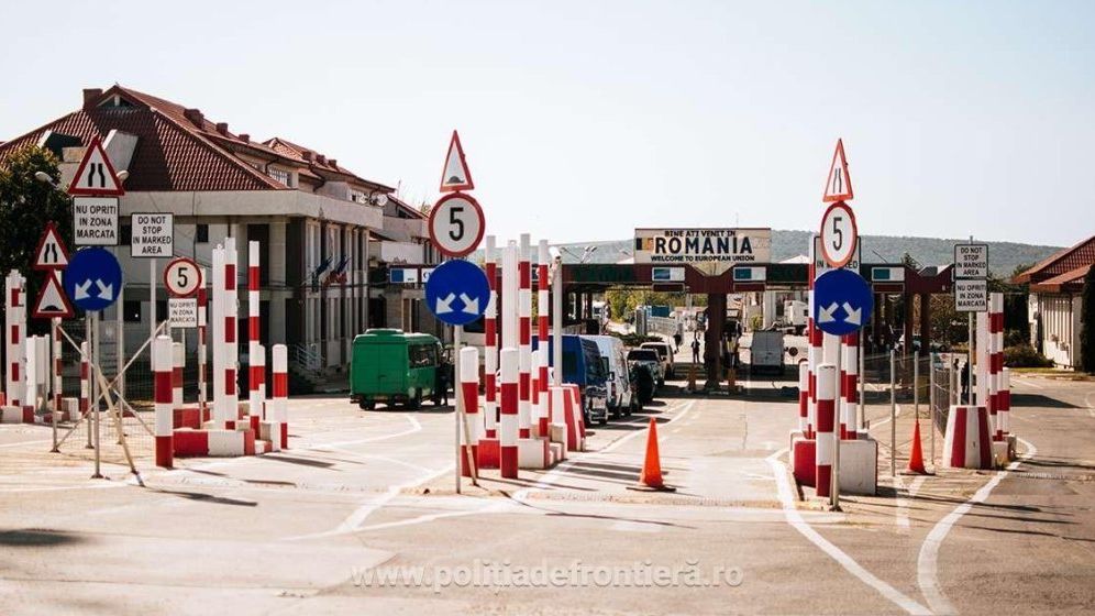 Timpi tot mai mare de așteptare pentru camioanele care ies pe la Giurgiu: Șoferii stau și 3 ore la cozi