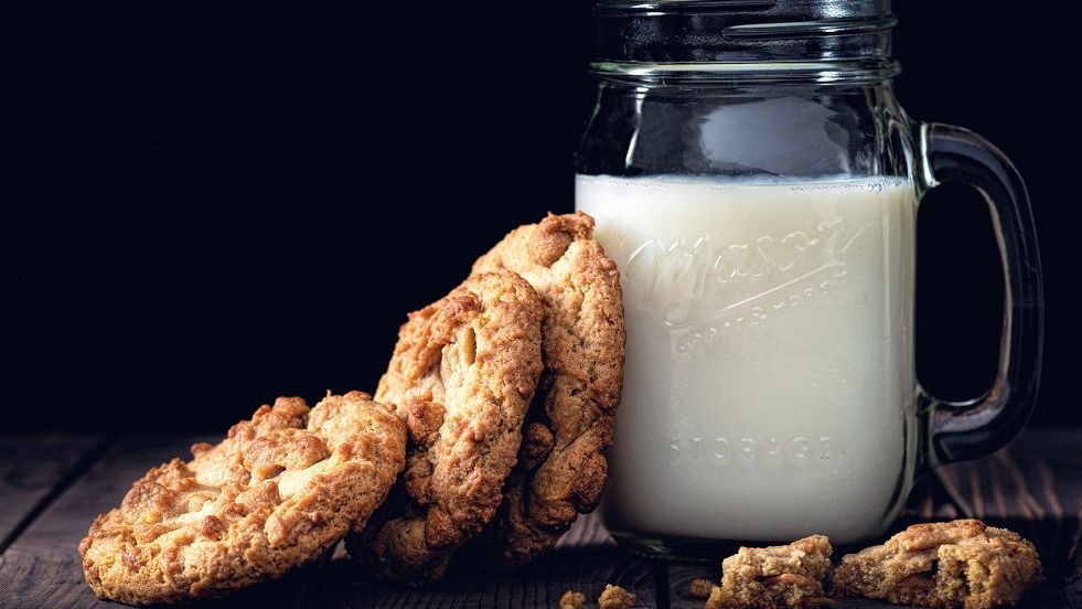 Cercetătorii britanici: Un pahar de lapte pe zi reduce riscul de cancer intestinal cu aproape 20%