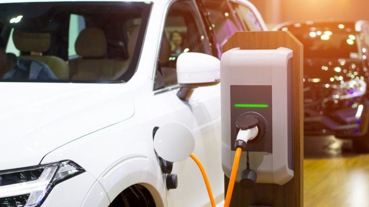 Vanzarile de autoturisme ecologice noi au crescut cu 83,02%, in primele patru luni din 2018