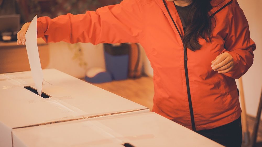 Și tinerii merg duminică la vot, dar cât de rațional vor alege? Expert: Populiștii se folosesc de sintagme precum „democrație” sau „drepturile omului” cu scop de propagandă politică