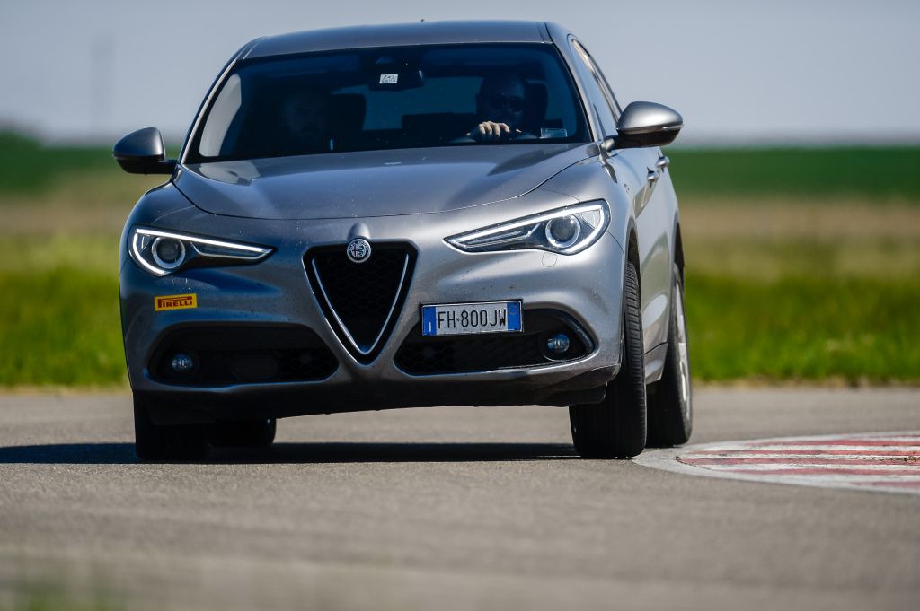 Alfa Romeo Stelvio - Imagine 1