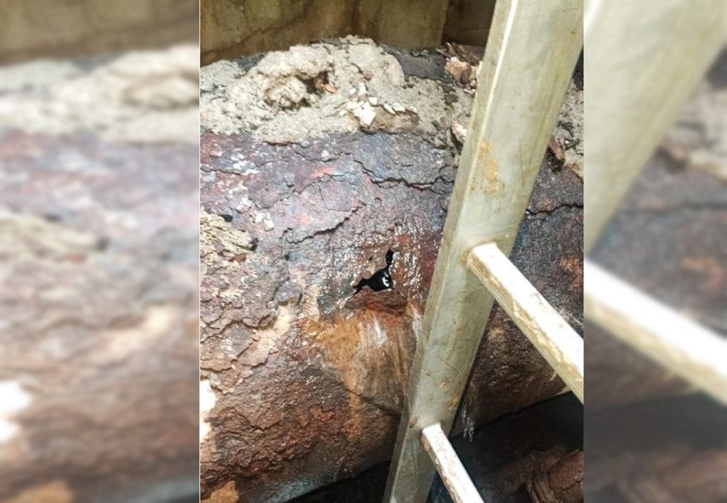 Nicușor Dan: Încheiem anul cu încă 50 km de conducte schimbați. Cum arătau conductele vechi - Imagine 6