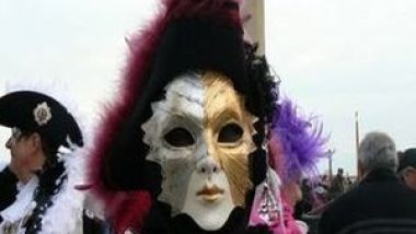 Carnavalul de la Venetia 2011. Vezi oferte
