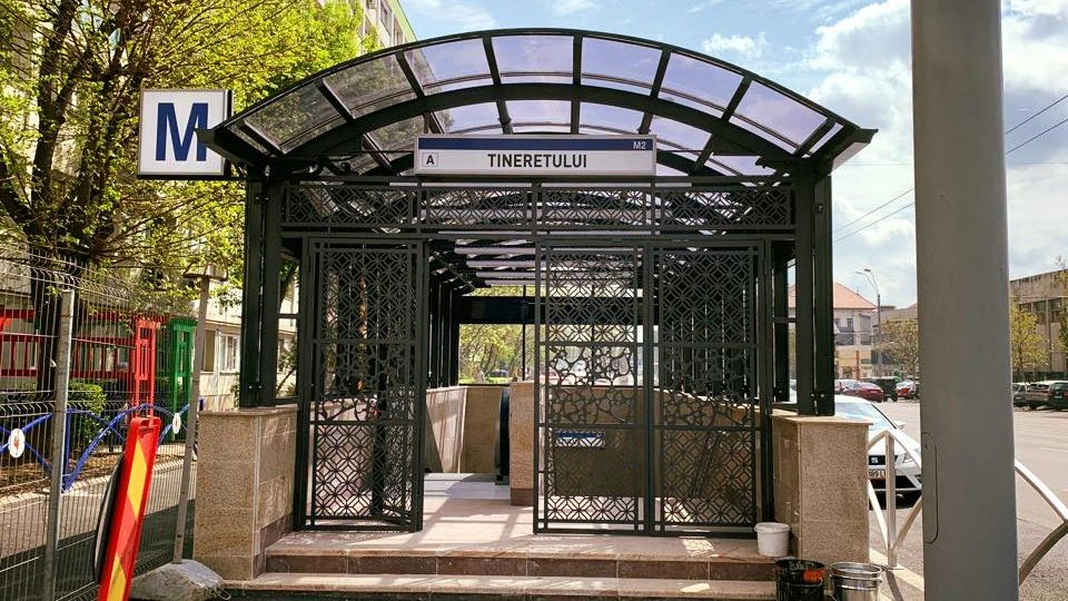 Metrorex a inaugurat doua noi cai de acces la statia de metrou Tineretului dupa mai bine de doi ani de la inceperea lucrarilor