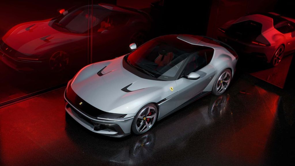 GALERIE FOTO | Ferrari a lansat un nou supercar cu motor V12 - Imagine 10
