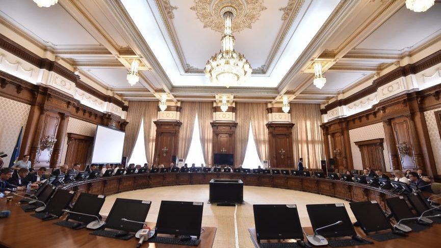 Plenul comun al Parlamentului valideaza, joi, noul Guvern