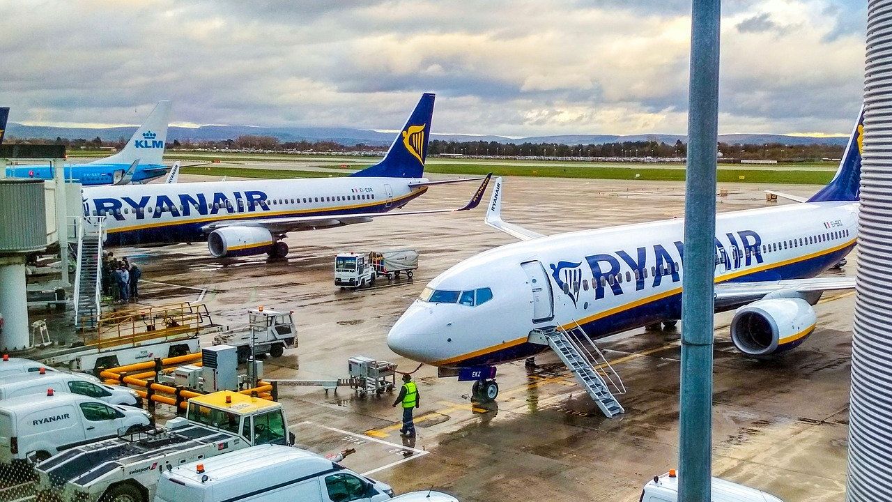 Ryanair elimină mai multe zboruri din Europa. Peste 3 milioane de locuri, tăiate. Ce destinații preferate de România vor fi afectate