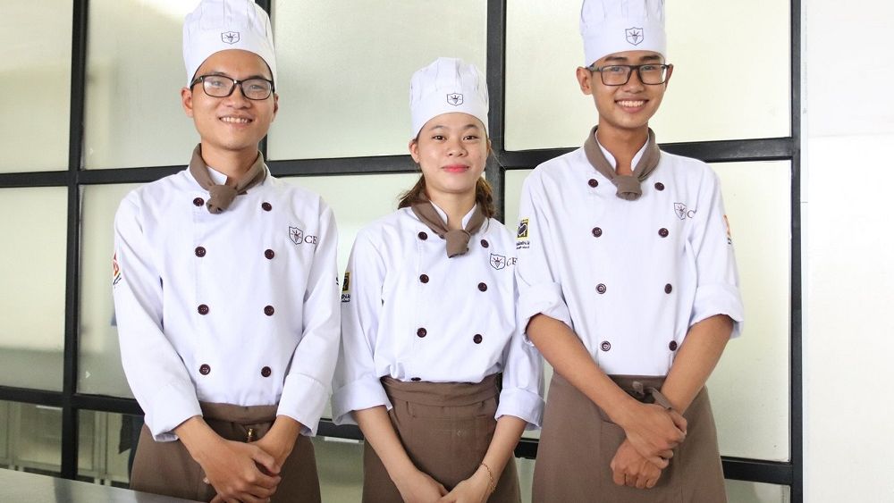 România, în criză de forță de muncă: cererile pentru muncitorii străini au depășit de aproape trei ori limita aprobată de Guvern