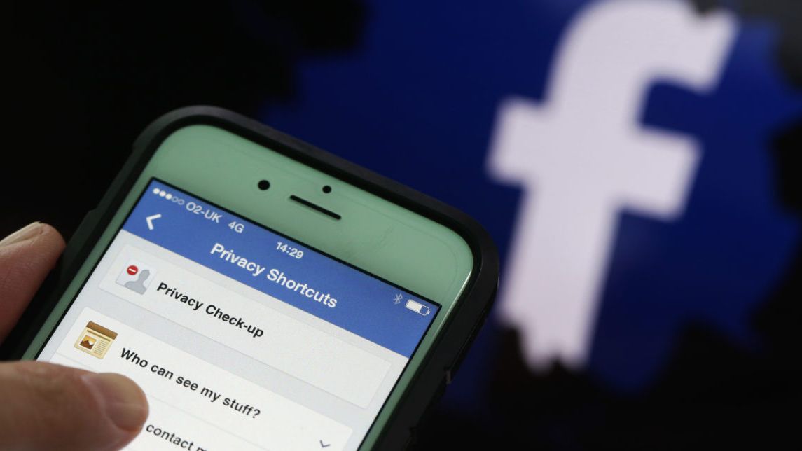 Facebook, acuzata ca iti inregistreaza activitatea online chiar si cand nu esti logat pe pagina