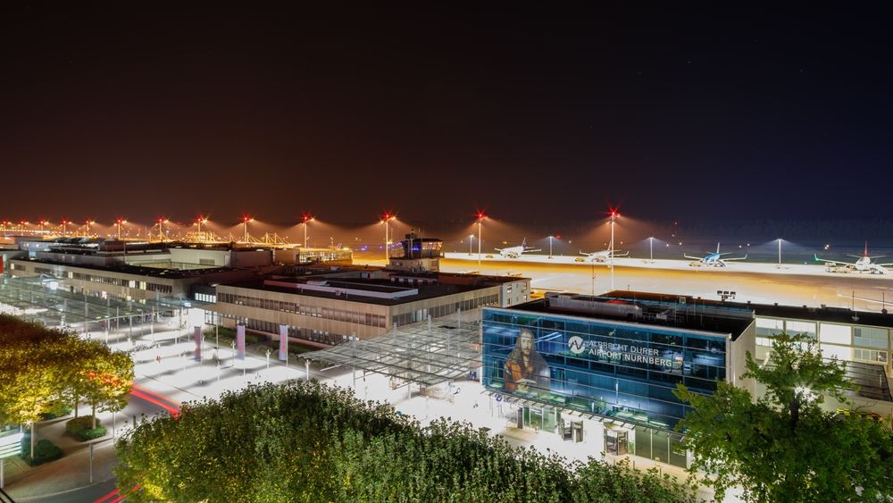 Alertă pe aeroportul din Nürnberg: zborurile, suspendate după observarea unei posibile drone