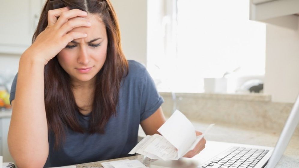 Cheia facturilor mari la gaze și curent: distribuitorii, amenzi usturătoare pentru că au citit greșit contoarele clienților