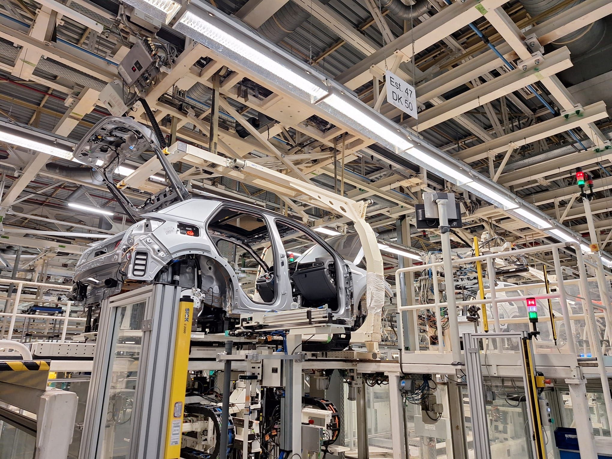 FOTO | Cum arată uzina Volkswagen Autoeuropa din Portugalia, locul unde se produce SUV-ul T-Roc - Poza 7