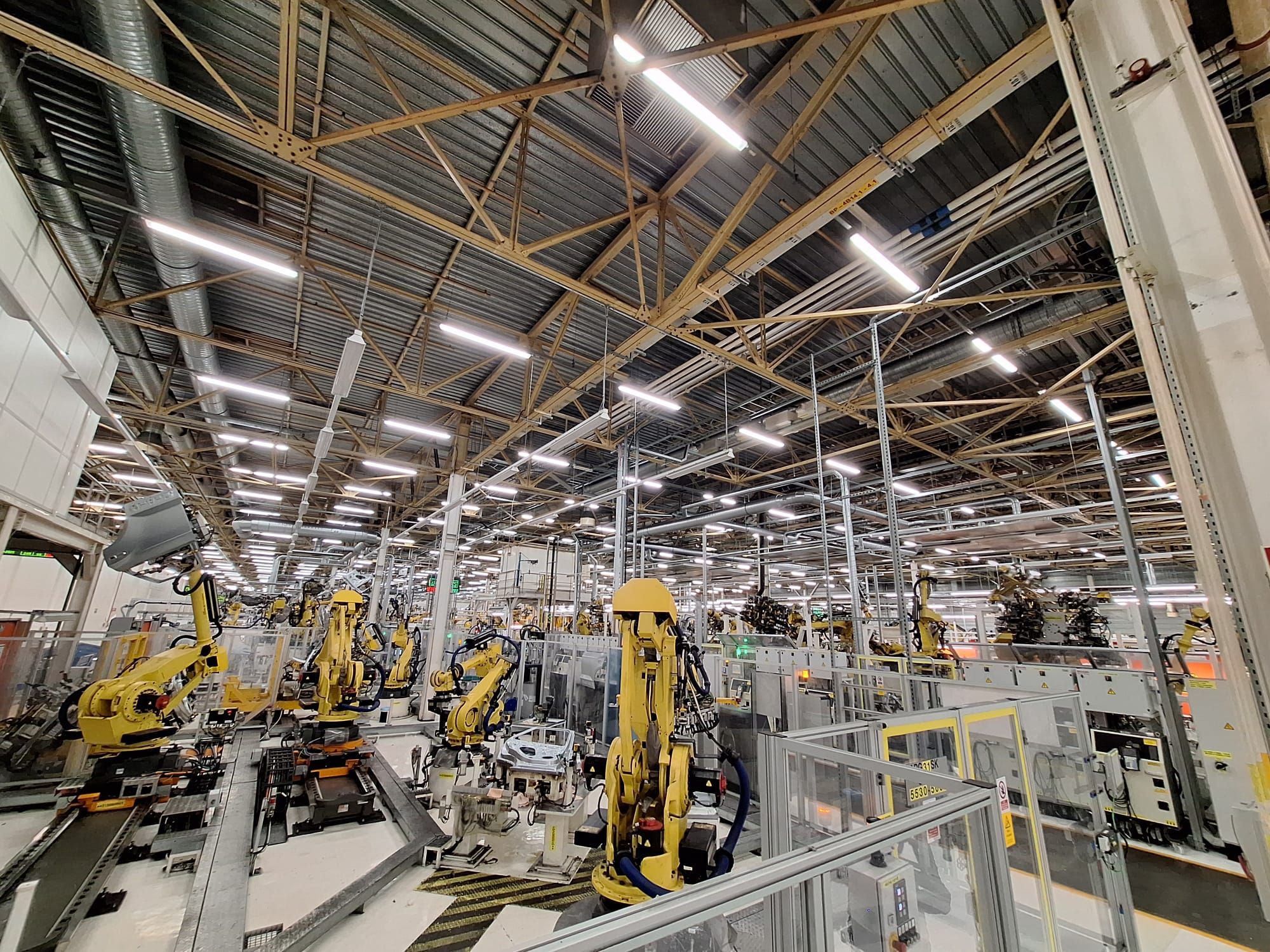 FOTO | Cum arată uzina Volkswagen Autoeuropa din Portugalia, locul unde se produce SUV-ul T-Roc - Poza 14