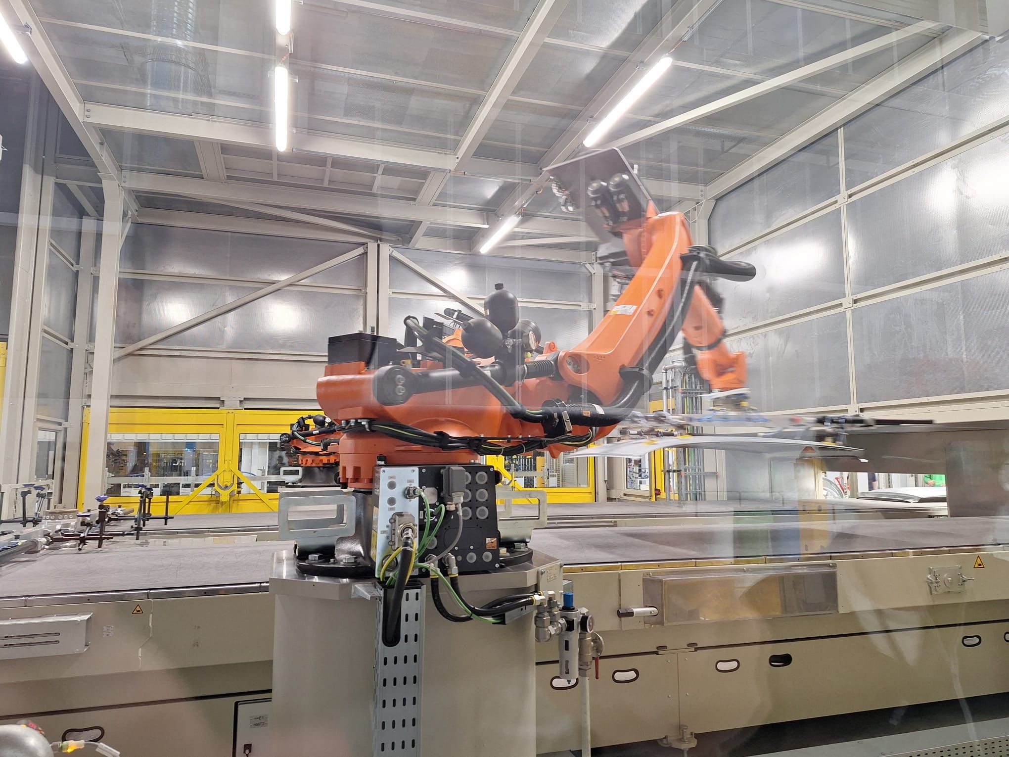 FOTO | Cum arată uzina Volkswagen Autoeuropa din Portugalia, locul unde se produce SUV-ul T-Roc - Poza 21