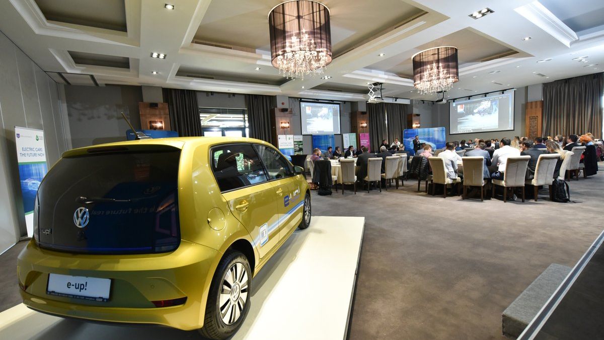 Cum poate fi facilitat accesul utilizatorilor de masini electrice la statii de incarcare