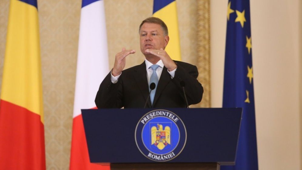 Klaus Iohannis: De la 1 iunie se redeschid terasele şi plajele, se pot organiza spectacole în aer liber