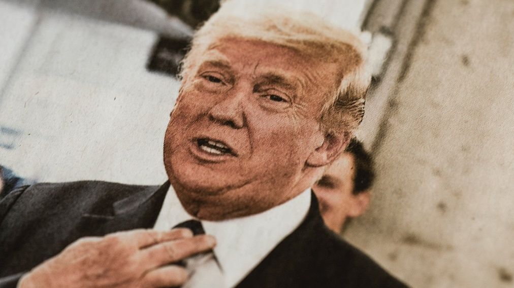 Trump pregătește blocarea completă a strâmtorii Ormuz. Barilul de petrol ar putea exploda la 150$