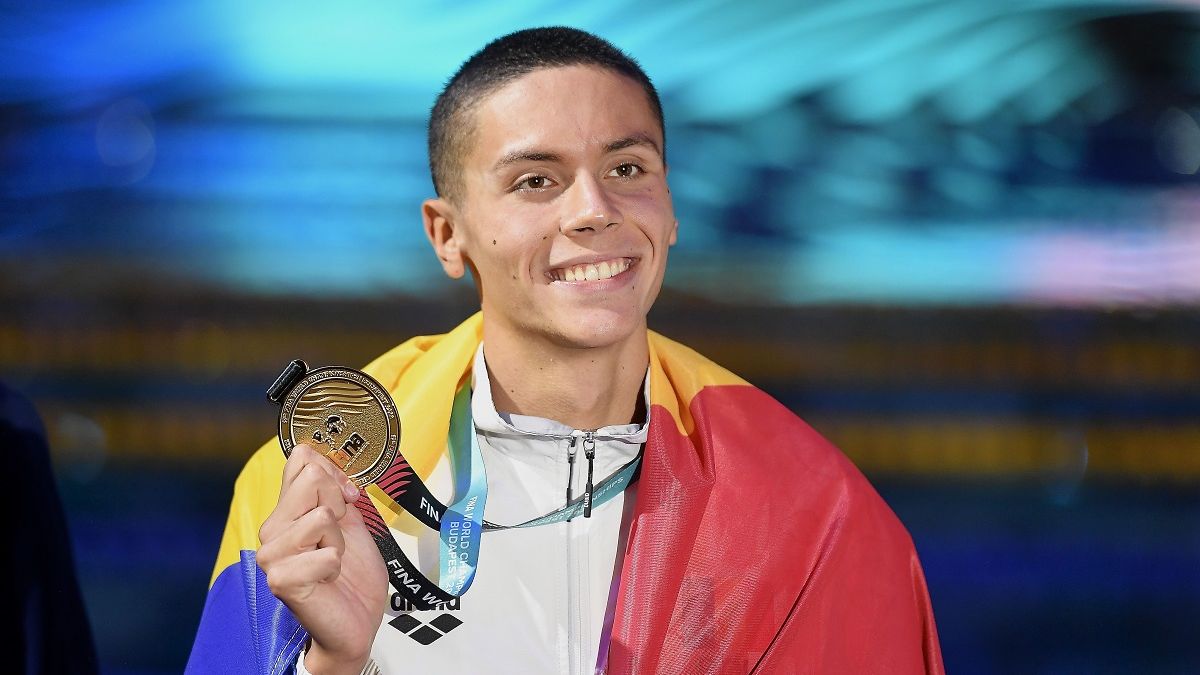 Reușită pentru Popovici: a câştigat medalia de aur în proba de 200 m liber