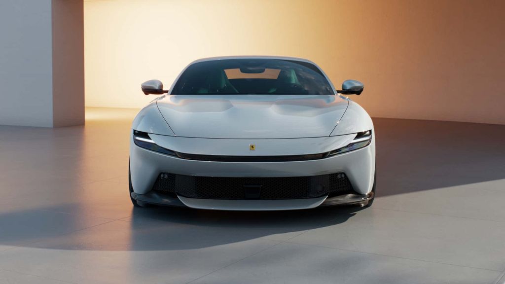 FOTO | Ferrari și-a prezentat noul model de buget. Are 4 locuri și un motor V8 - Imagine 11