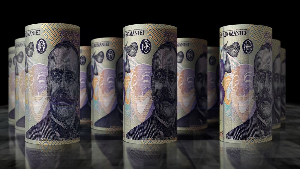 Statul, patronul și românul: Cine câștigă și cine pierde dacă va crește TVA