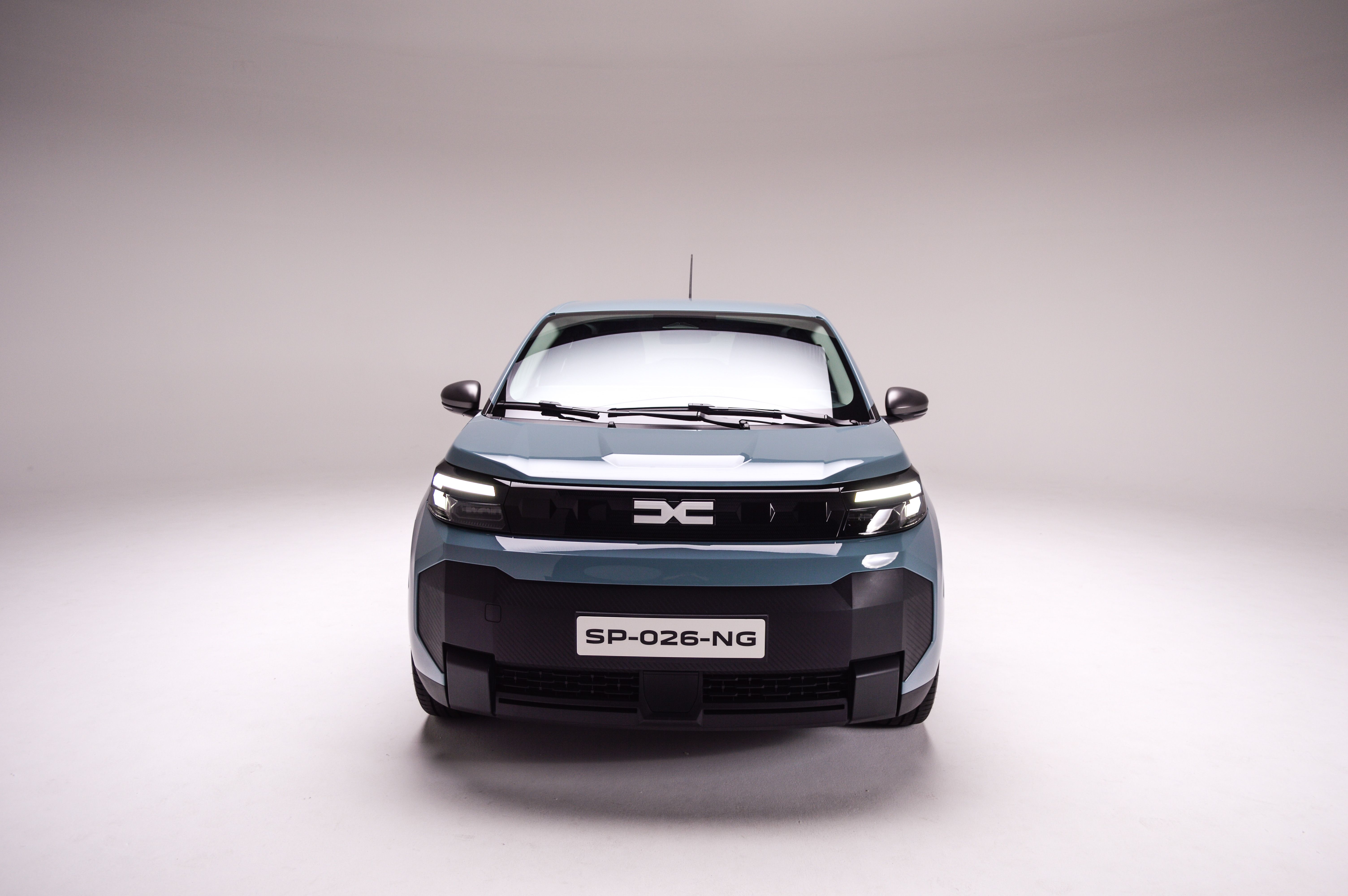 FOTO | Aceasta este noua Dacia Spring. Ce autonomie are, cât costă și cât de mare este noua Dacia electrică - Poza 4