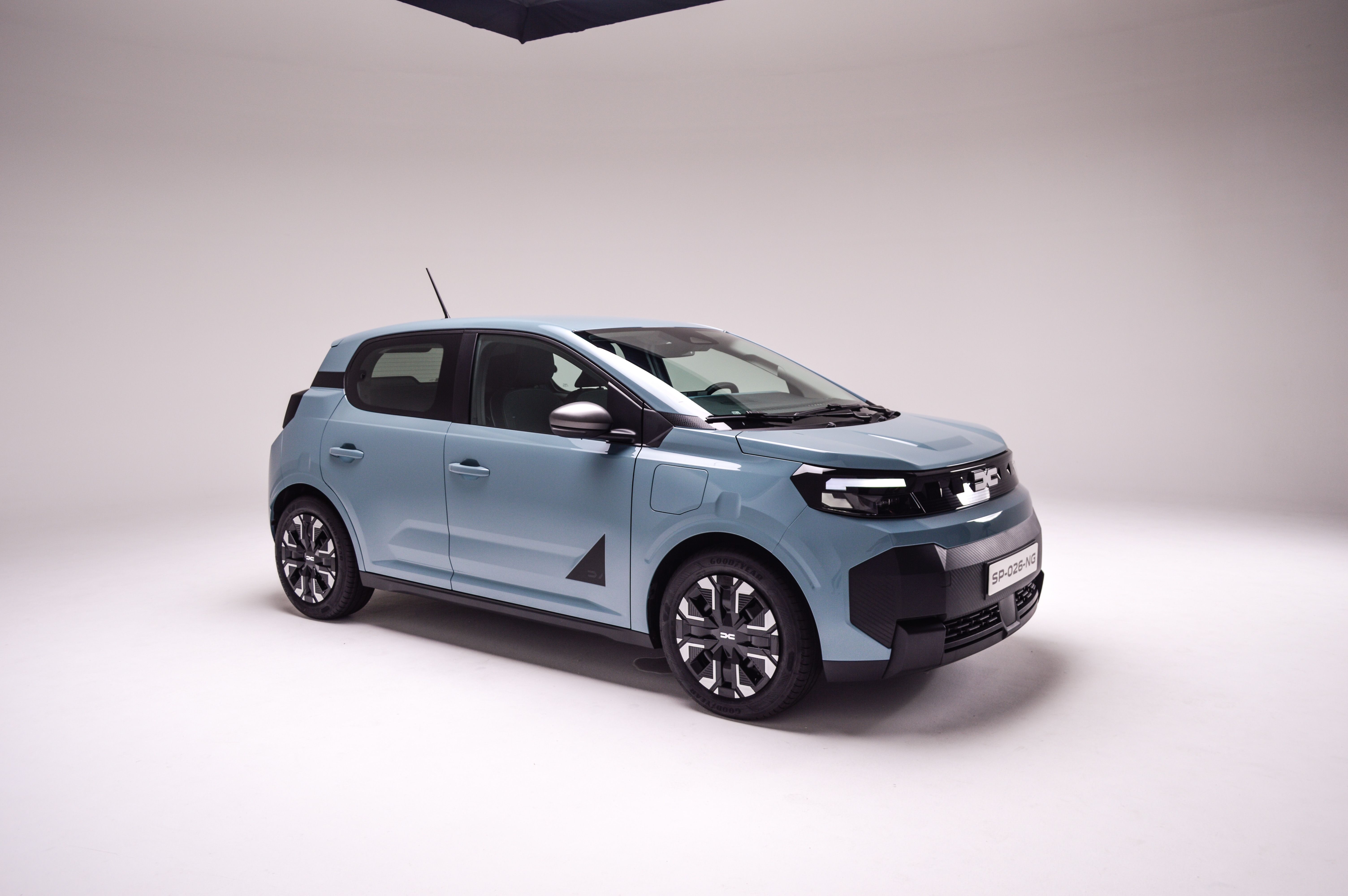 FOTO | Aceasta este noua Dacia Spring. Ce autonomie are, cât costă și cât de mare este noua Dacia electrică - Poza 2