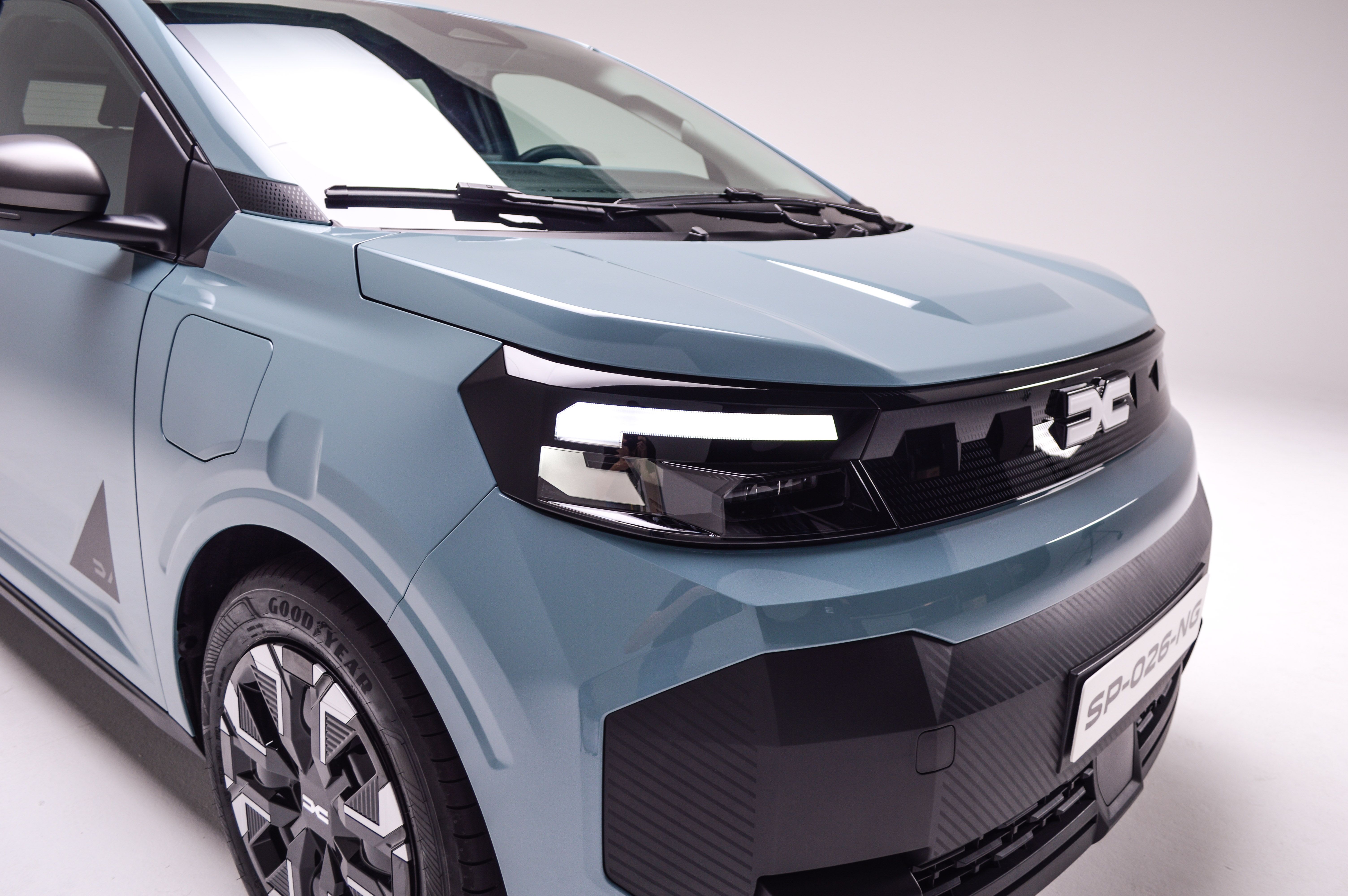 FOTO | Aceasta este noua Dacia Spring. Ce autonomie are, cât costă și cât de mare este noua Dacia electrică - Poza 11
