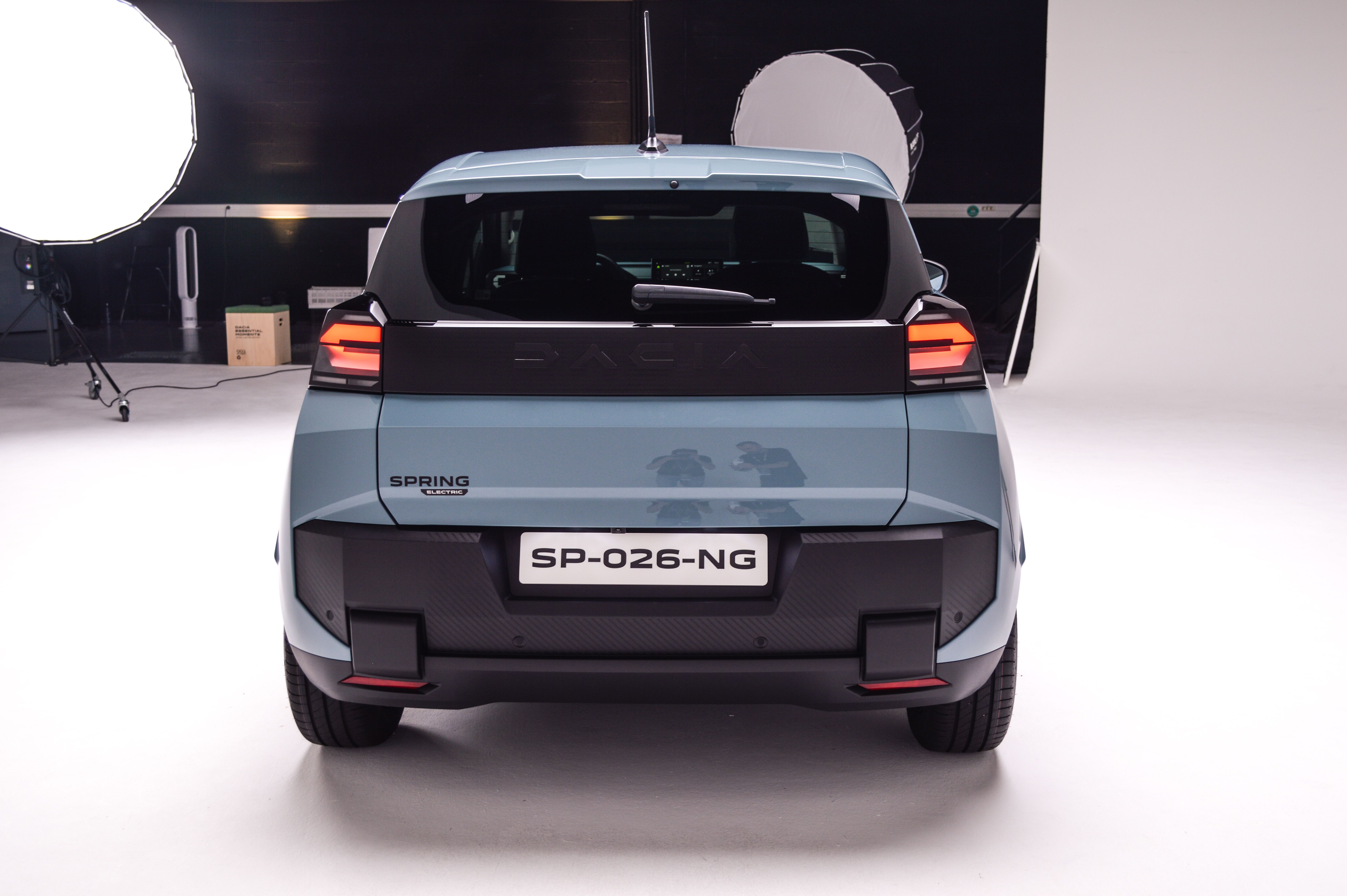 FOTO | Aceasta este noua Dacia Spring. Ce autonomie are, cât costă și cât de mare este noua Dacia electrică - Poza 10