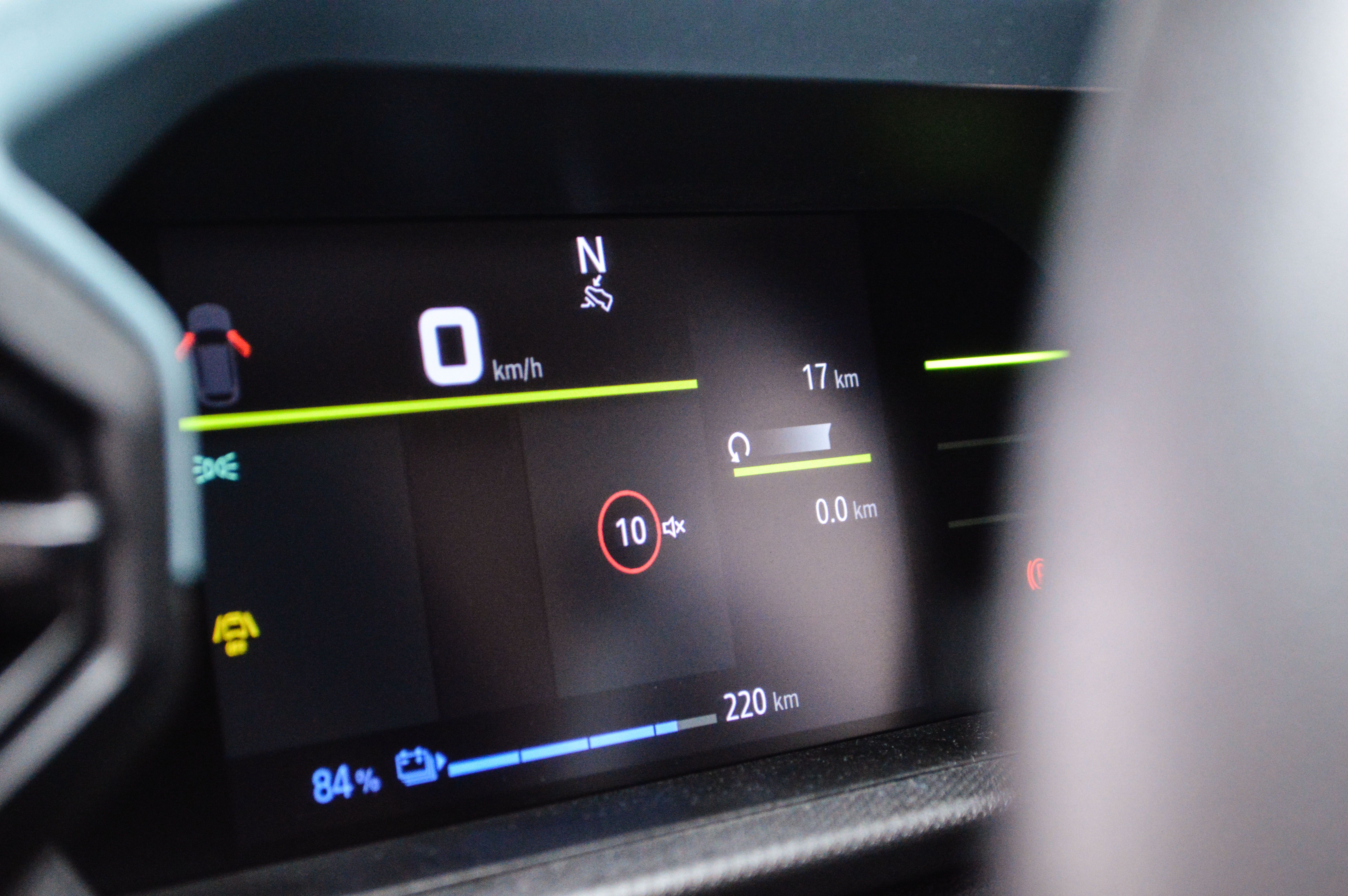 FOTO | Aceasta este noua Dacia Spring. Ce autonomie are, cât costă și cât de mare este noua Dacia electrică - Poza 31