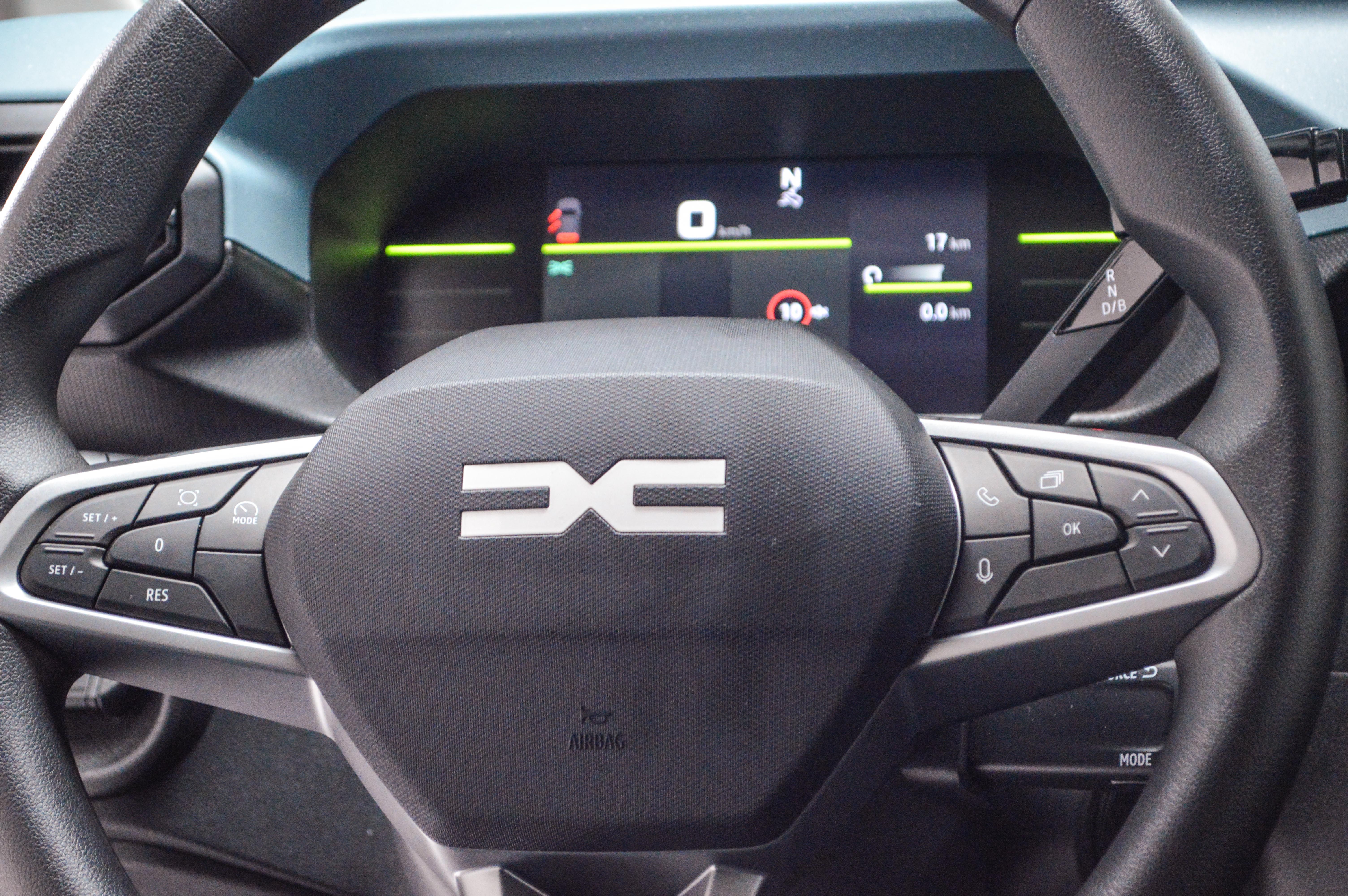 FOTO | Aceasta este noua Dacia Spring. Ce autonomie are, cât costă și cât de mare este noua Dacia electrică - Poza 28