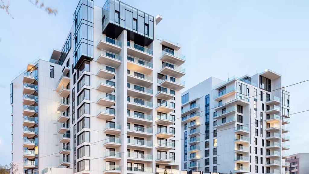 Complexul rezidențial One Herăstrău Towers, București.